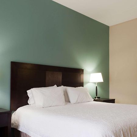 Hampton Inn North Brunswick Nj Kültér fotó