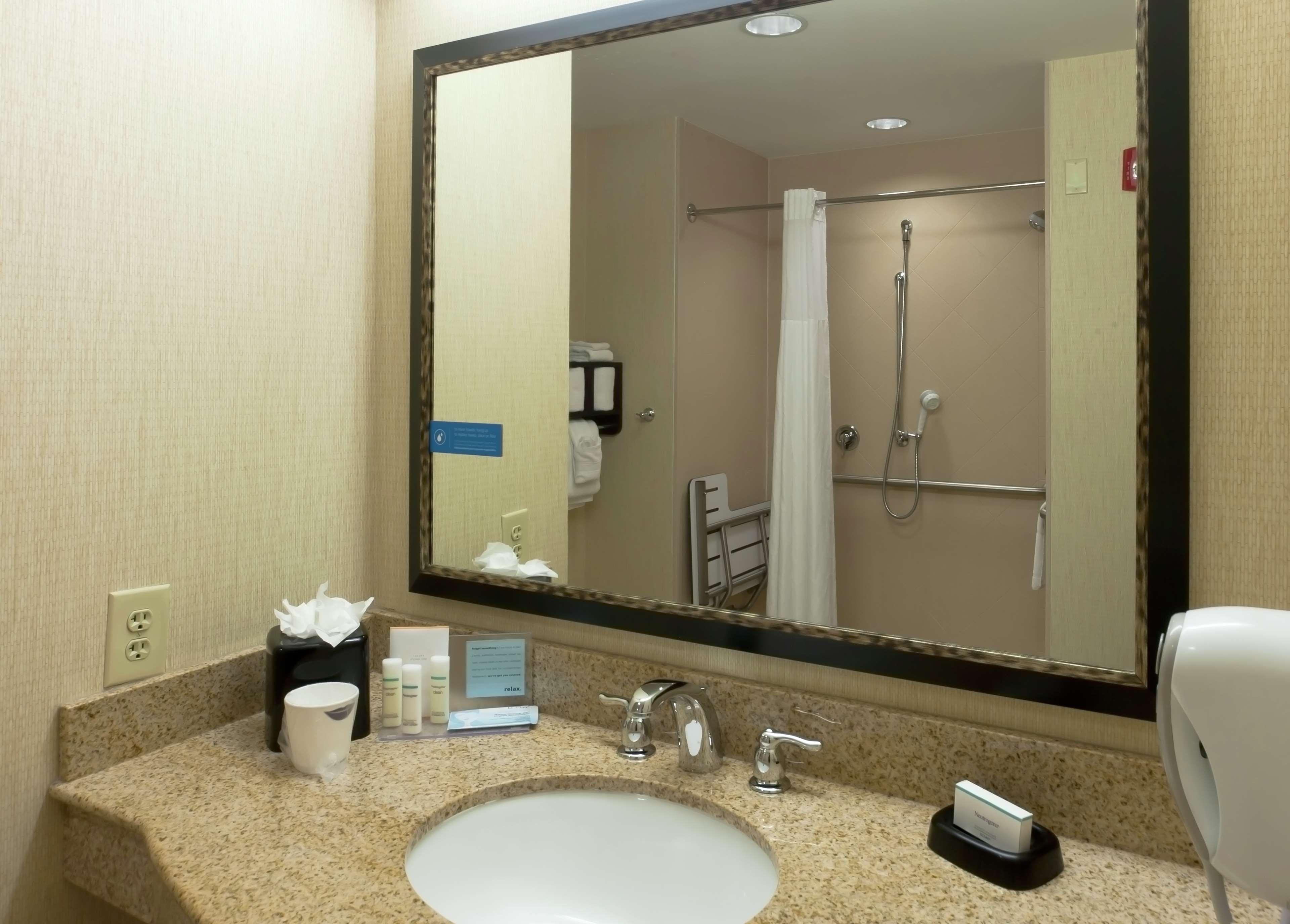 Hampton Inn North Brunswick Nj Kültér fotó